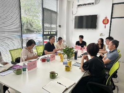 協(xié)會隨南海經(jīng)促局領(lǐng)導(dǎo)楊毅恒一行走訪力合科技園與力合星空728創(chuàng)域